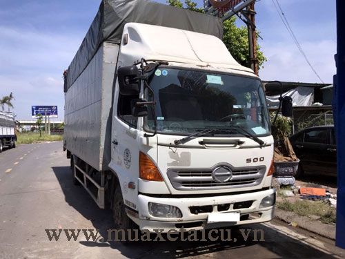 Xe tai hino 5.6 tan