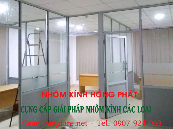 vach-nhom-kinh-he-700