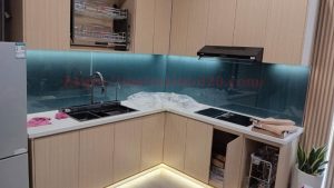 3 Sự thật ngỡ ngàng về kính ốp bếp giá bao nhiêu và kinh nghiệm “vàng” khi lắp đặt
