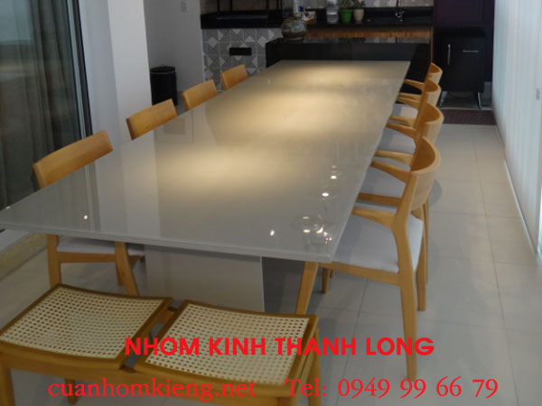 cat-kinh-cuong-luc-ban-an