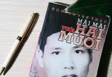 Kỳ Lạ: Vì Sao Cảm Nhận Về Cuốn Sách Mãi Mãi Tuổi 20 Luôn Gắn Liền Với Nước Mắt Và Niềm Tự Hào? Kỳ Lạ: Vì Sao Cảm Nhận Về Cuốn Sách Mãi Mãi Tuổi 20 Luôn Gắn Liền Với Nước Mắt Và Niềm Tự Hào?